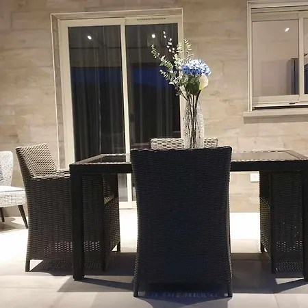 130 M2 Dans Domaine Prive Aux Pierres Roses *