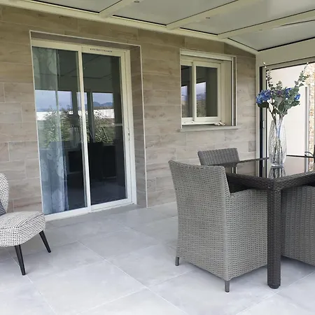 130 M2 Dans Domaine Prive Aux Pierres Roses