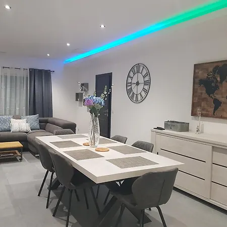 130 M2 Dans Domaine Prive Aux Pierres Roses *