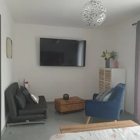 130 M2 Dans Domaine Prive Aux Pierres Roses